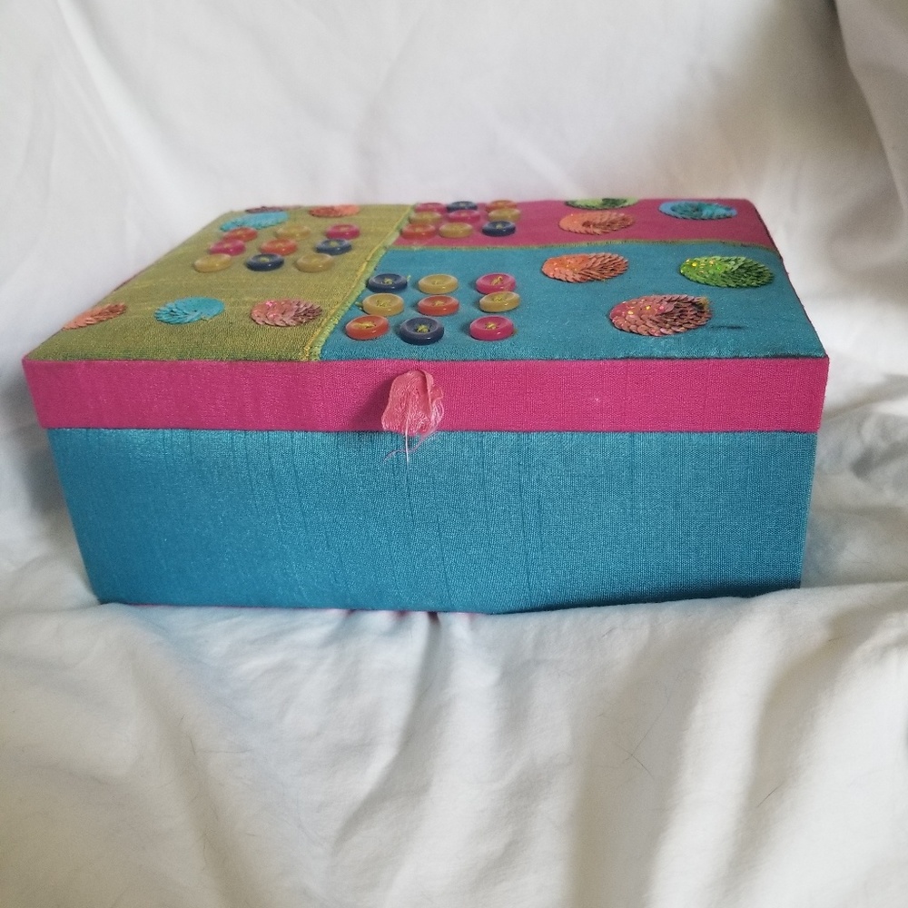 Makeup Box - image 2